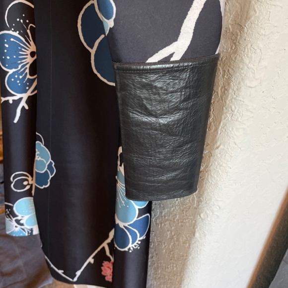 Mid length jacket - Picture 8 of 9